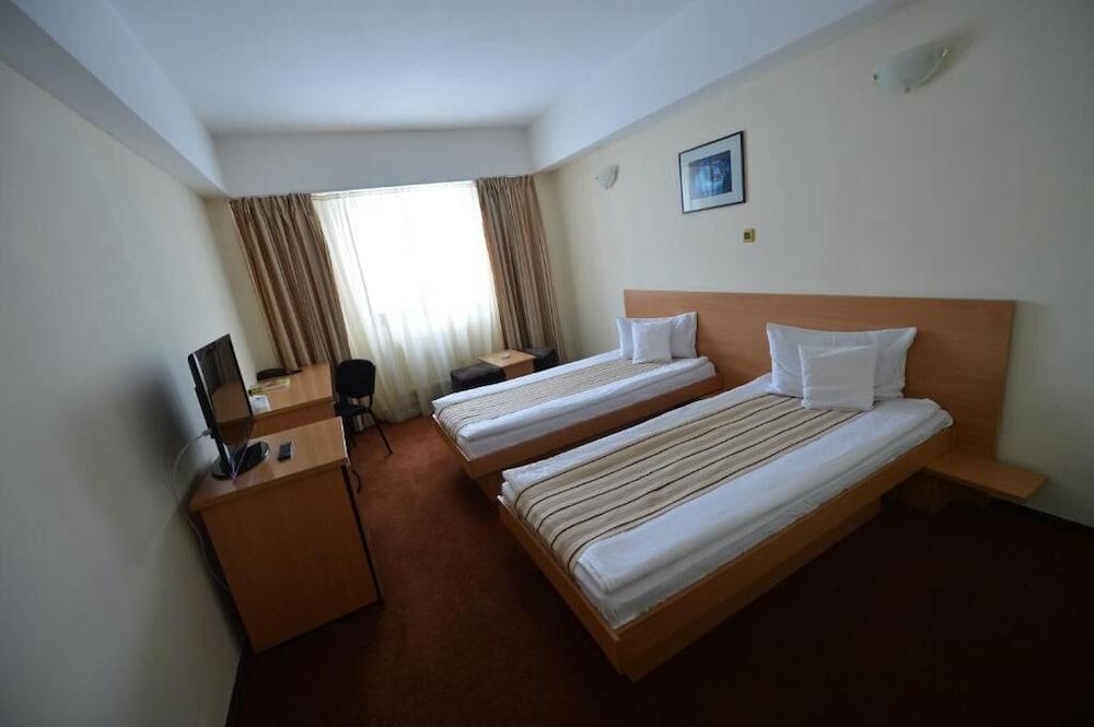 Hotel Phoenix Arad Exterior photo