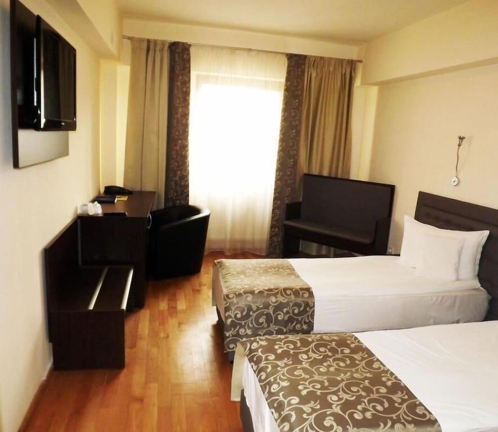 Hotel Phoenix Arad Exterior photo