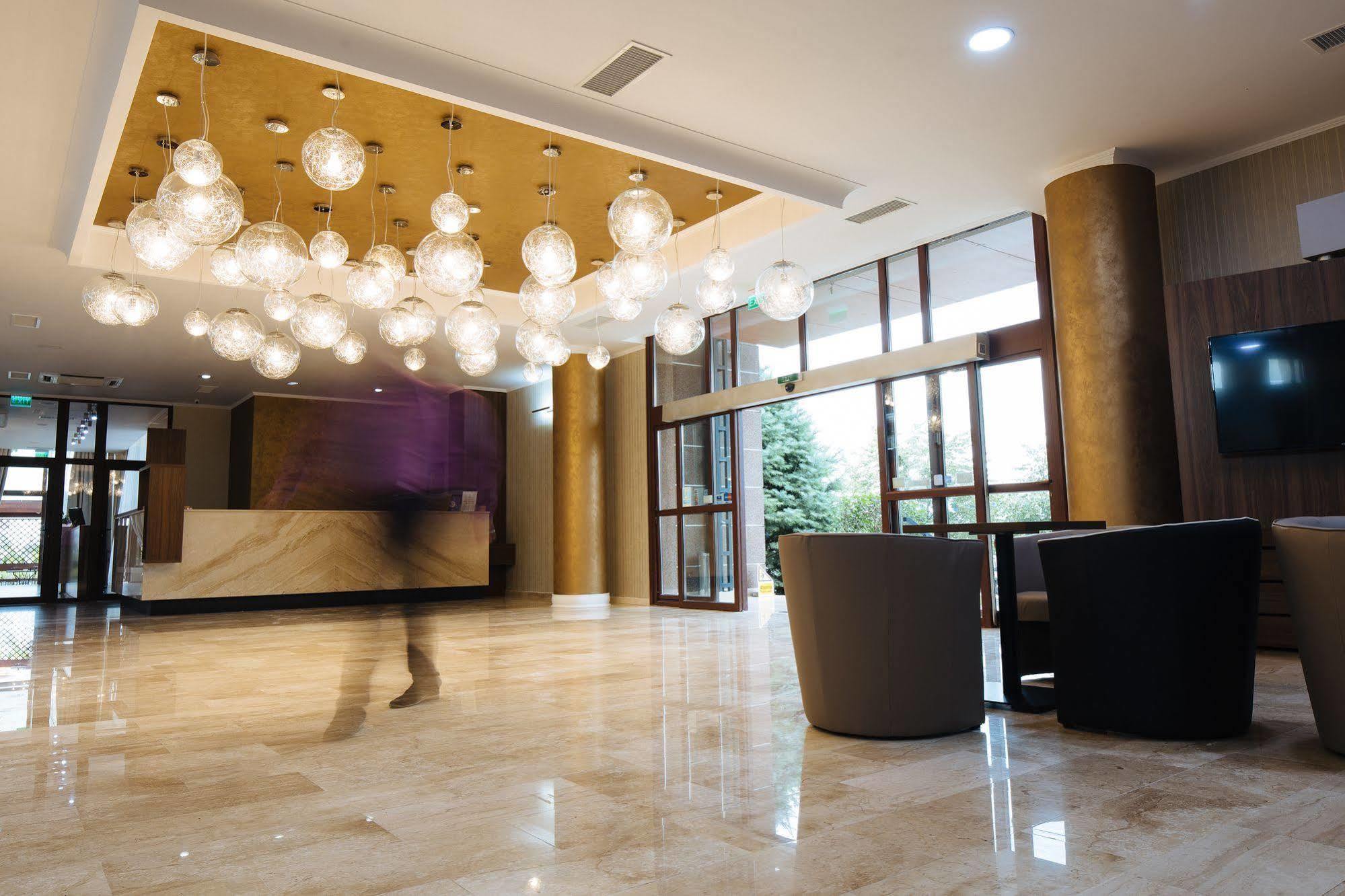 Hotel Phoenix Arad Exterior photo
